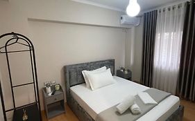 Andi'S Apartment 2